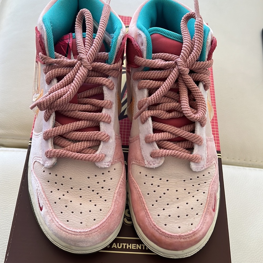 Mens size 4 womens size 5.5 Strawberry Milk Dunks worn once - like new